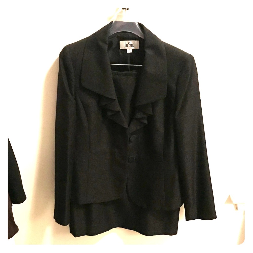 Le Suit black blazer and skirt